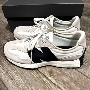 New Balance 327 Shoes